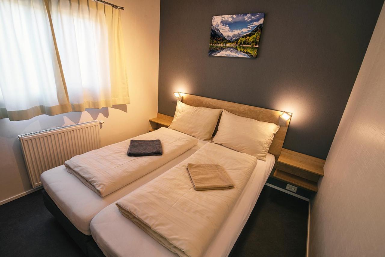 Chaletpark Petzen Hotel Feistritz ob Bleiburg Екстериор снимка